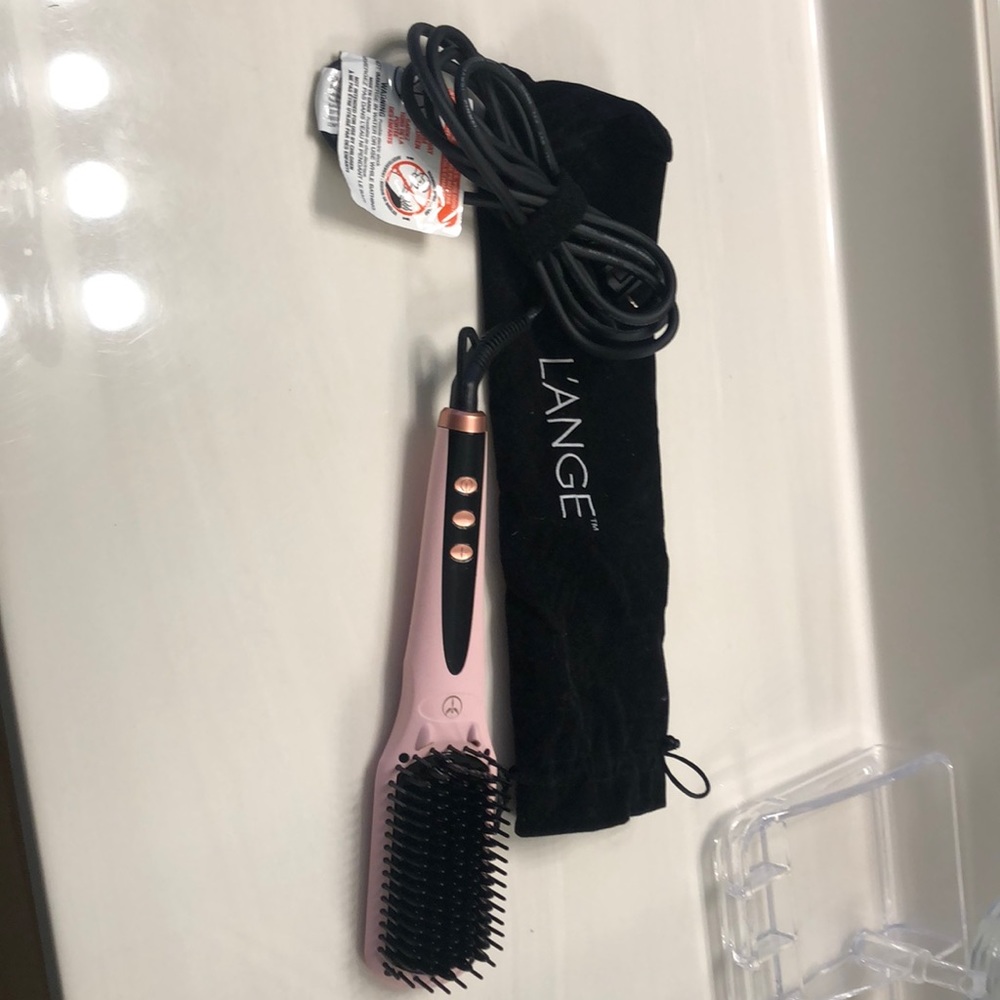 Le Vite Blush Straightening Brush